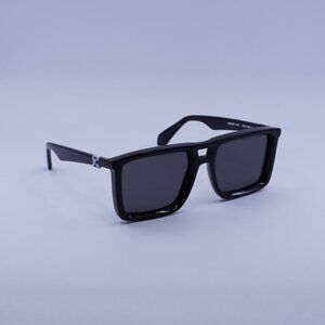 Off-White OERI13W STRATFORD 1007 Sunglasses Black Square Frame, Grey Lenses